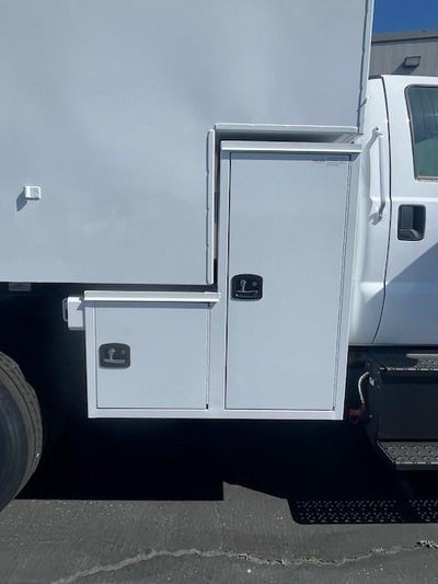 2025 Ford F-650 Standard