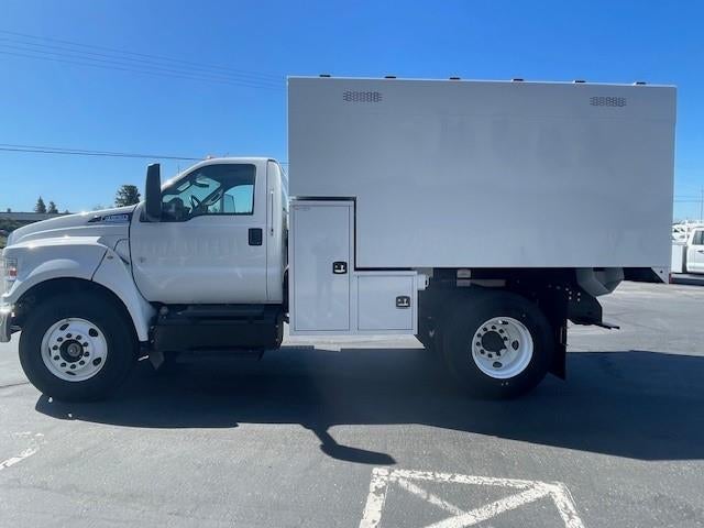 2025 Ford F-650 Standard