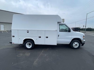 2026 Ford E-350 Standard