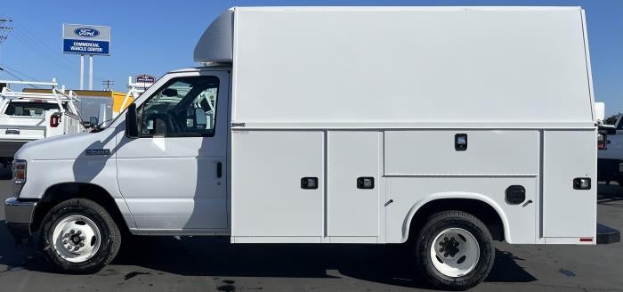 2025 Ford E-350 Standard