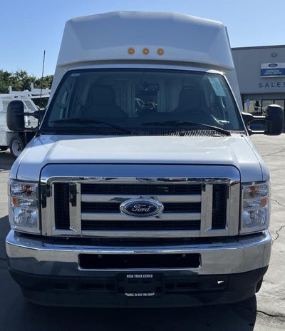 2025 Ford E-350 Standard