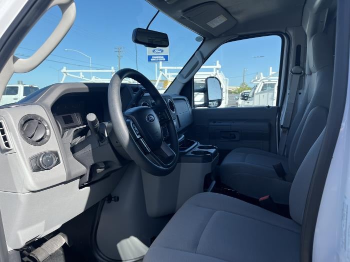 2025 Ford E-350 Standard