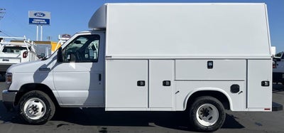 2025 Ford E-350 Standard