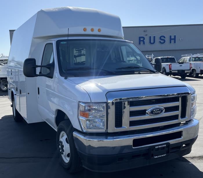 2025 Ford E-350 Standard