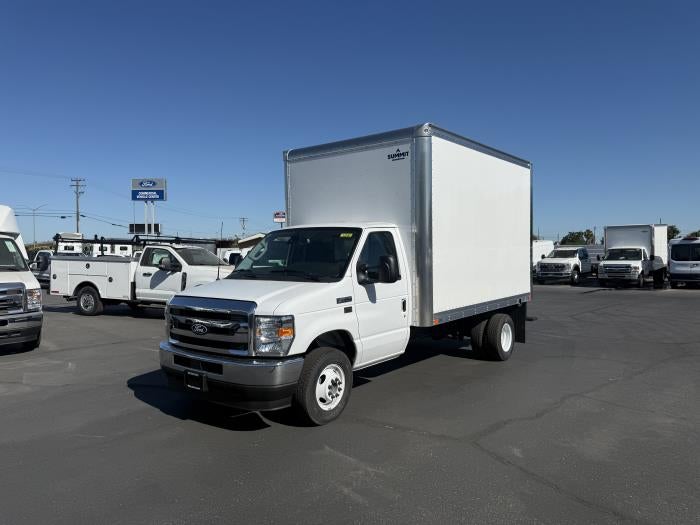 2027 Ford E-450 Standard
