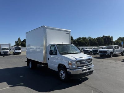 2027 Ford E-450 Standard