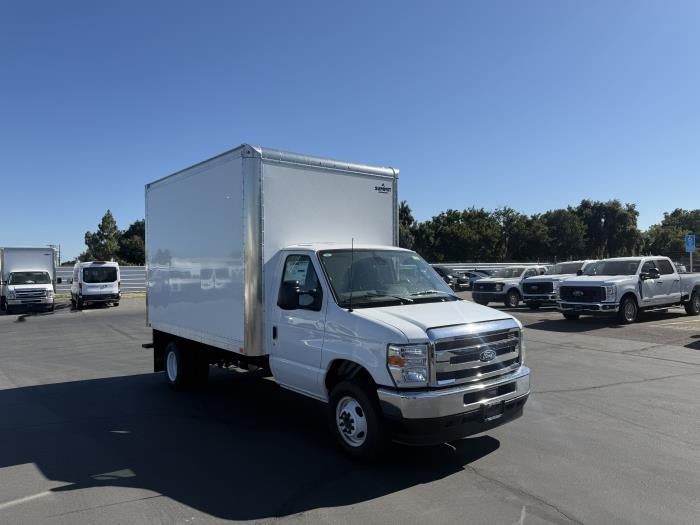 2027 Ford E-450 Standard