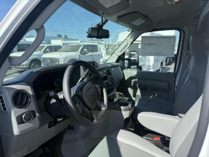 2027 Ford E-450 Standard