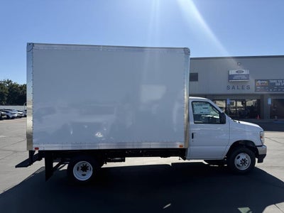 2027 Ford E-450 Standard