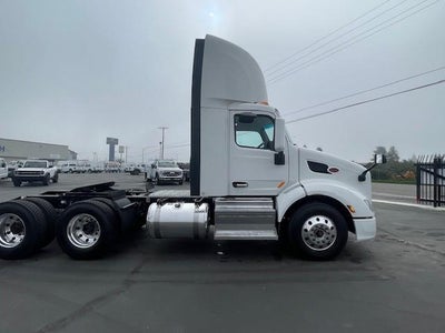 2020 Peterbilt 579 Base