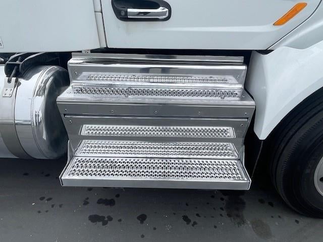 2020 Peterbilt 579 Base