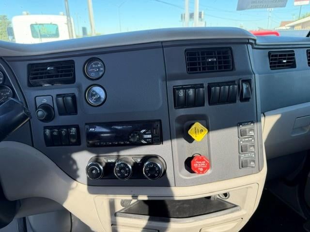2019 Peterbilt 579 Base