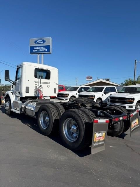 2019 Peterbilt 579 Base