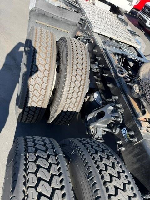 2019 Peterbilt 579 Base