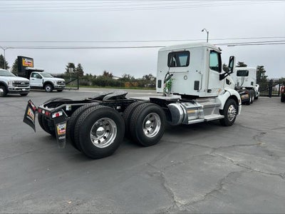 2019 Peterbilt 579 Base