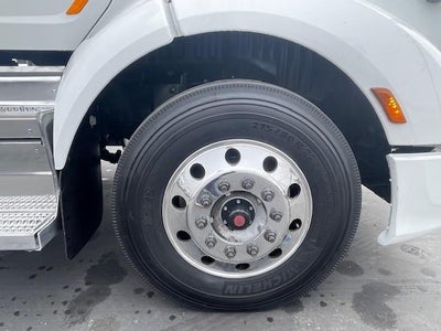 2020 Peterbilt 579 Base