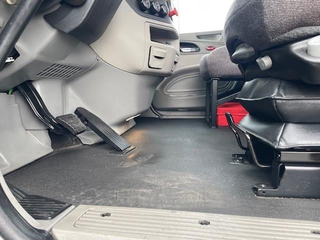 2020 Peterbilt 579 Base