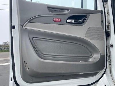 2020 Peterbilt 579 Base