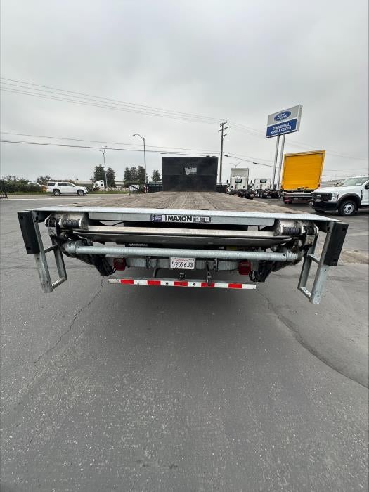 2019 Peterbilt 337 Base