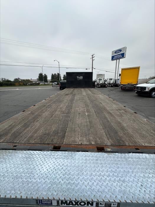 2019 Peterbilt 337 Base