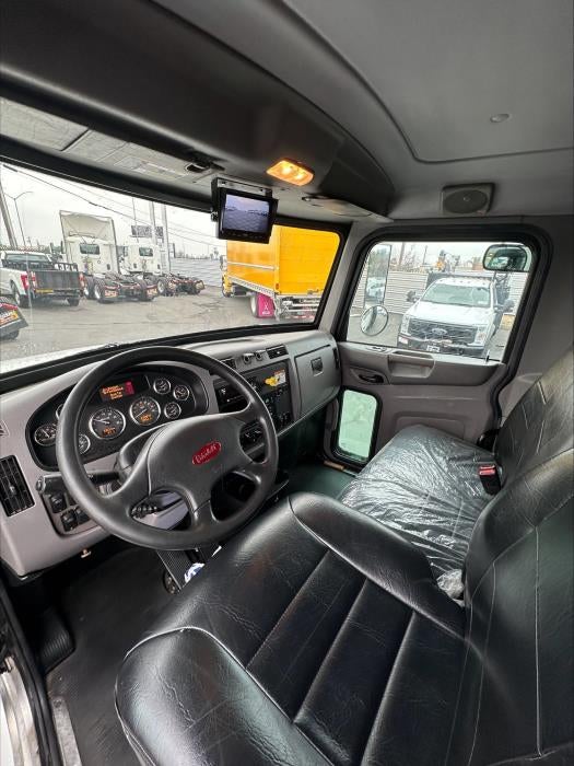 2019 Peterbilt 337 Base